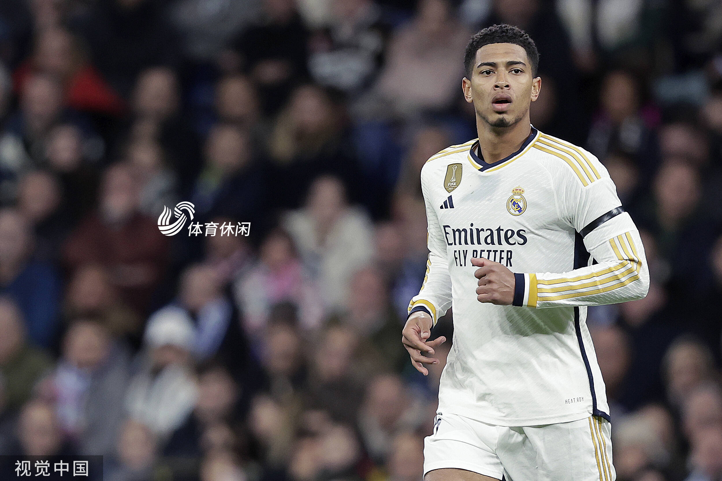 足协主席宋凯现身成都，徐正源、韦世豪、胡荷韬在酒店迎接（中国足协主席宋凯抵达成都，徐正源、韦世豪、胡荷韬在酒店迎候）