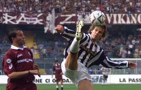 贝恩本场得到37分，并列NBA杯淘汰赛历史第三高分（贝恩单场37分，追平NBA杯淘汰赛历史第三高纪录）