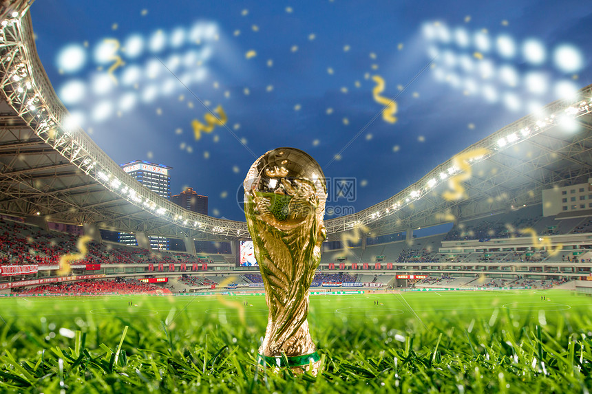 独领风骚，目前欧冠前8球队英超占4席，其余四大联赛各出1队（欧冠八强英超占据半壁江山，其余四大联赛各仅一队晋级）