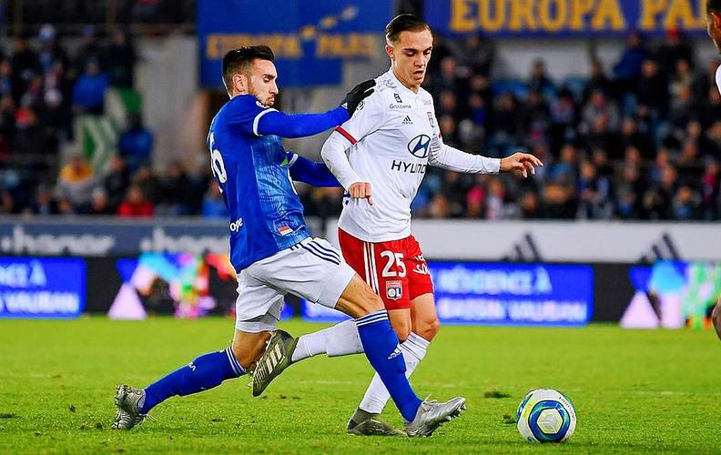 足球欧洲金童奖结果揭晓，新科得主含泪发声