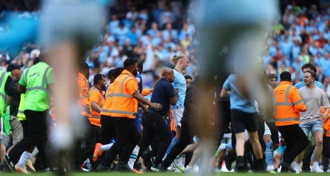 跟队记者：萨56可能续约至2029年，今夏他曾被标价3000万欧元（队记称：萨56有望续约至2029年，今夏曾被标价3000万欧元）