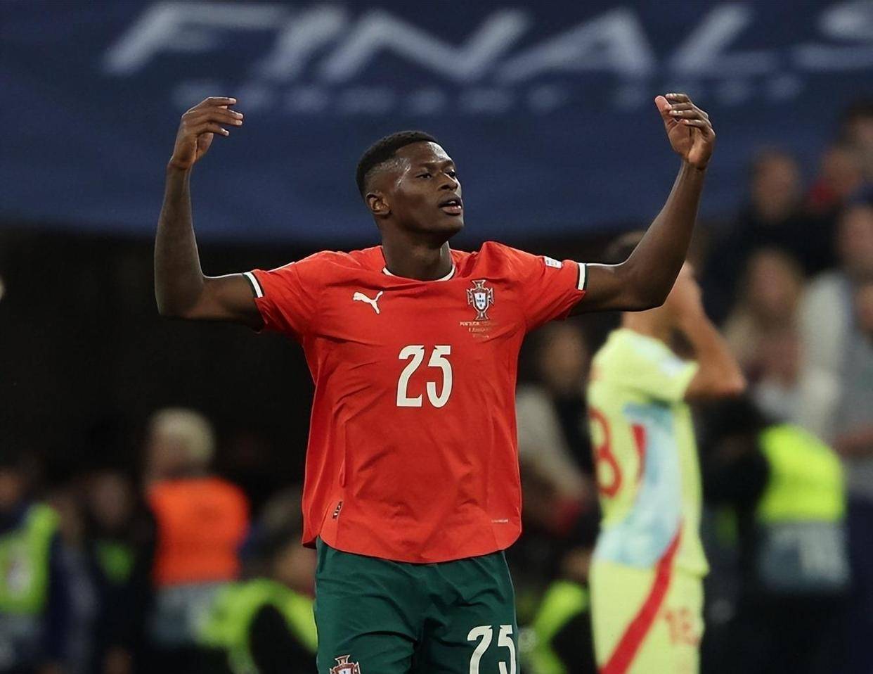 斯基拉：早安哥是那不勒斯非卖品，7000万解约金2027年才生效（斯基拉：那不勒斯将早安哥列为非卖品，7000万违约金要到2027年才生效）