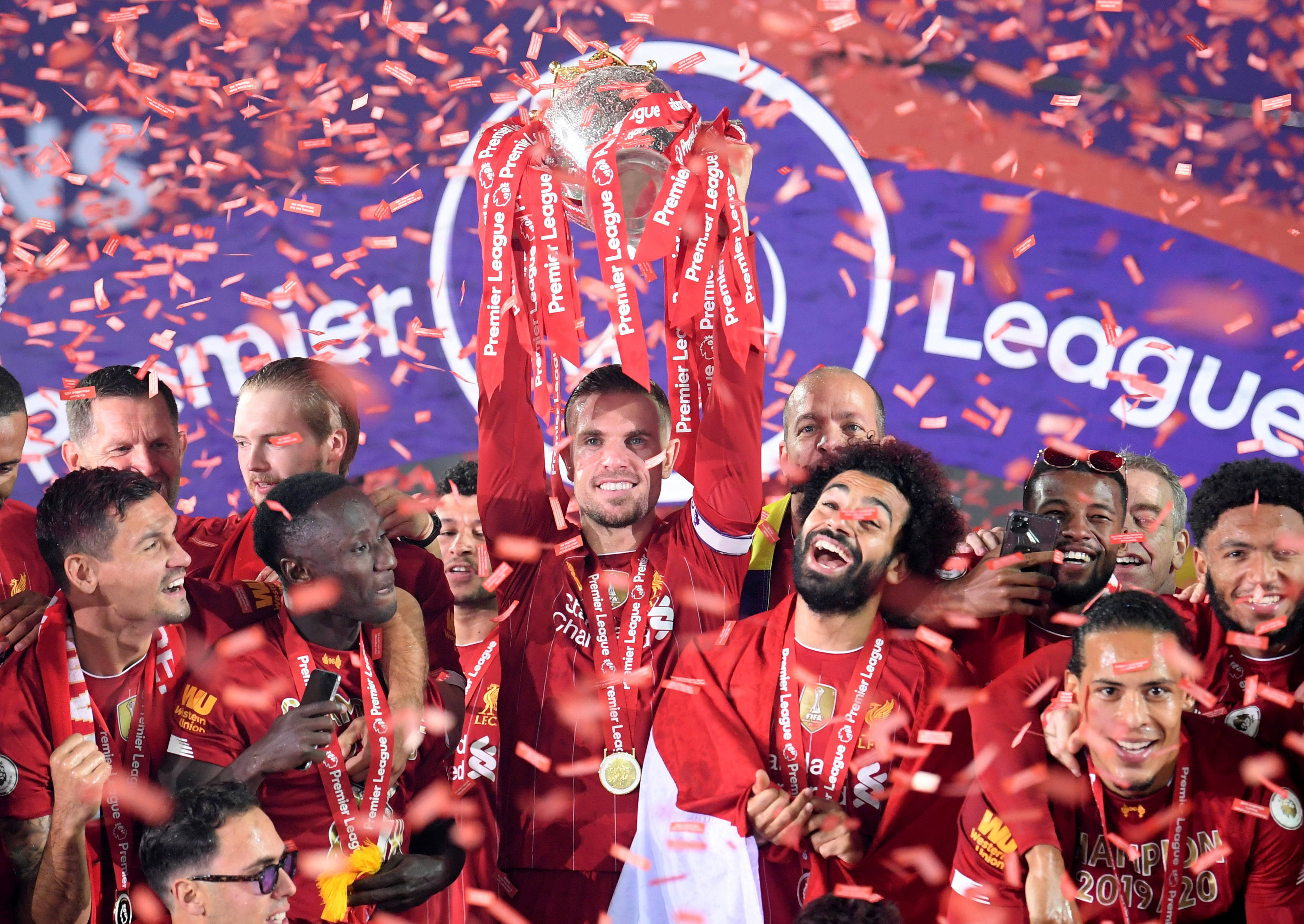 西甲前瞻：被巴萨反超后皇马必须获胜，赫罗纳历史对阵4连败（西甲前瞻：巴萨反超在先，皇马唯有取胜，赫罗纳交锋史已遭四连败）