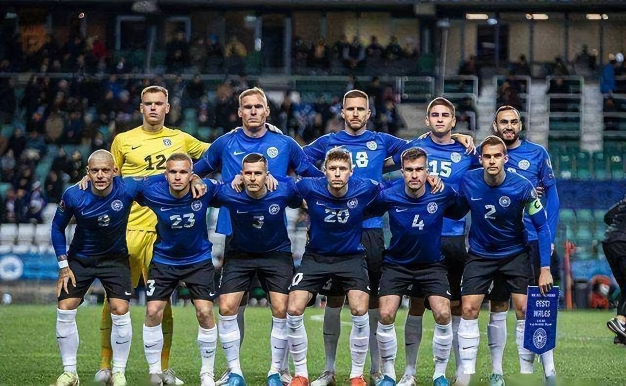 西媒：多名巴萨球员主动找到弗里克，愿弥补阿劳霍缺阵影响（西媒：巴萨多名球员主动向弗里克请缨，力争弥补阿劳霍缺席影响）