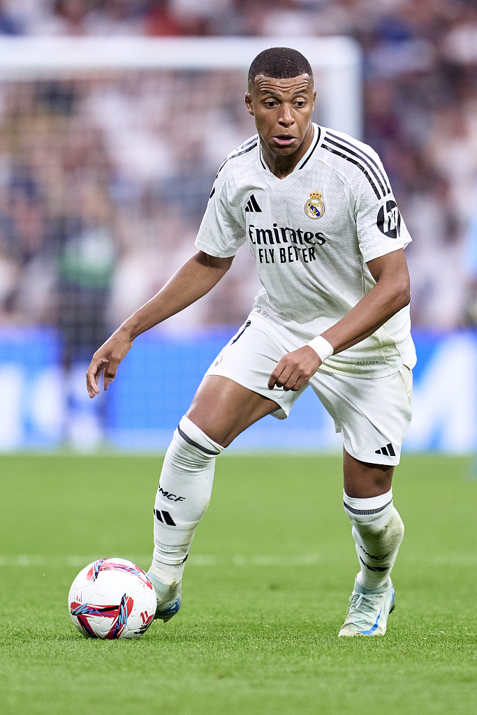 曼联客战维拉首发：谢什科首发，库尼亚、B费、乌加特出战（曼联客场对阵维拉首发出炉：谢什科先发，库尼亚、B费、乌加特登场）