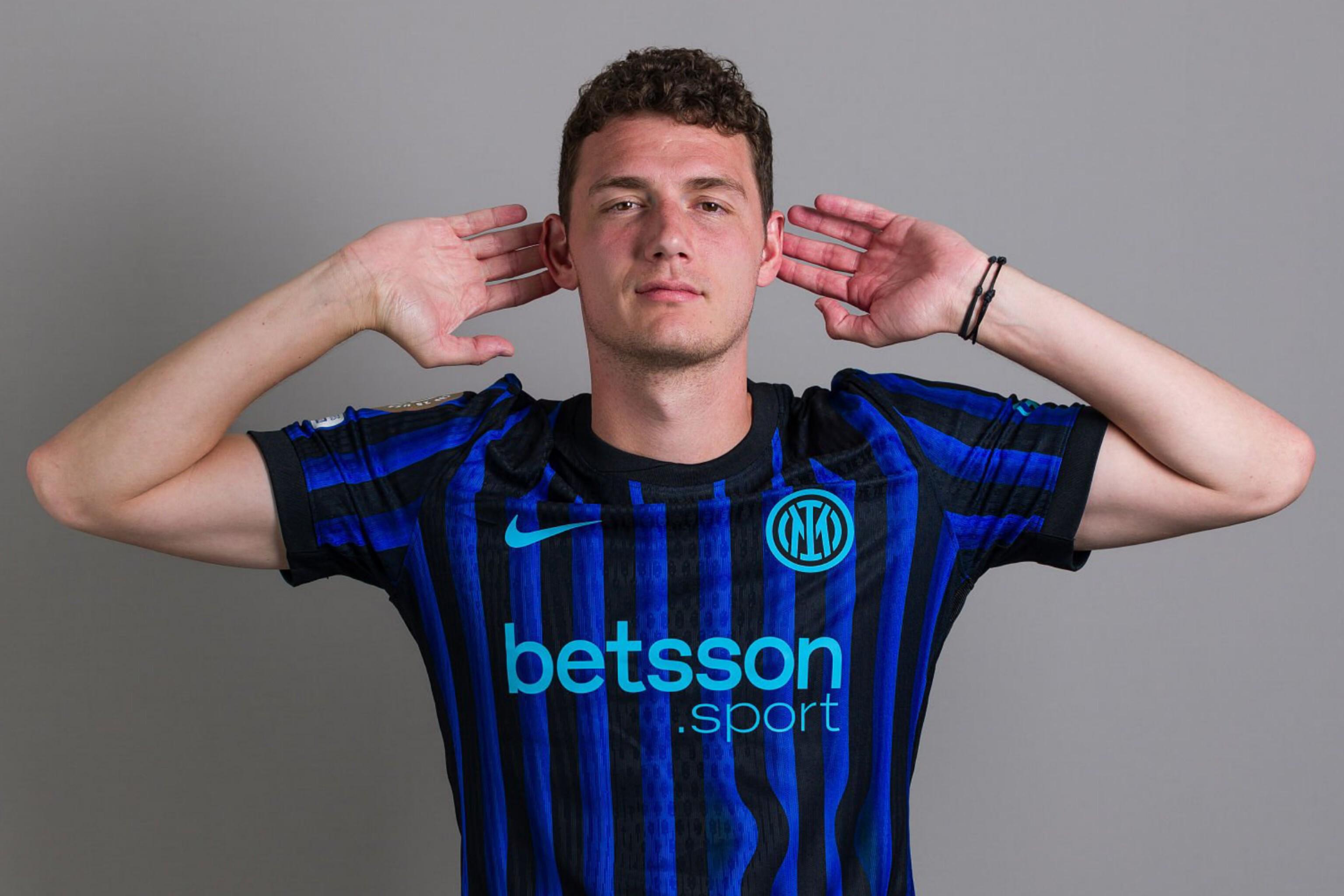 欧冠最年轻连续三场破门选手排行榜：卡尔力压姆巴佩...（欧冠连续三场进球最年轻球员榜：卡尔力压姆巴佩登顶）