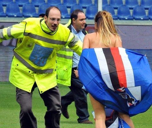 达尼洛：我父亲因姑姑去世没来看比赛，我想把胜利献给全家人（达尼洛：父亲因姑姑离世未到现场，这场胜利献给全家人）