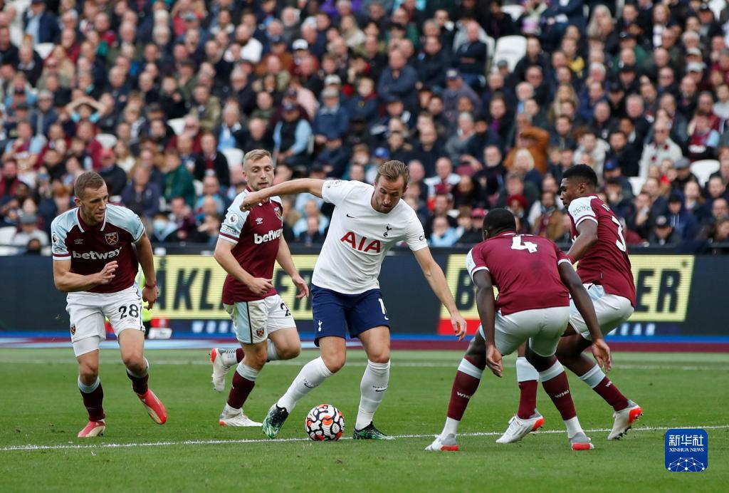 篮球NBA球队球员转会谈判进行中（NBA多队球员转会谈判正酣）