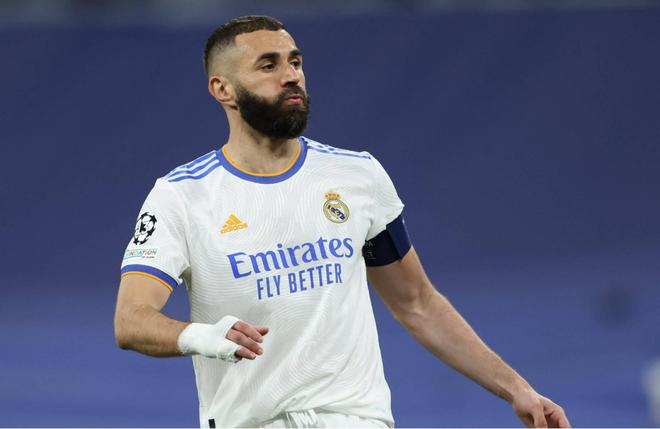 “快乐男孩”名不虚传！巴坎布门前空门不进，自己却跑进球门（巴坎布空门不进反把自己送进球门，快乐本色尽显）