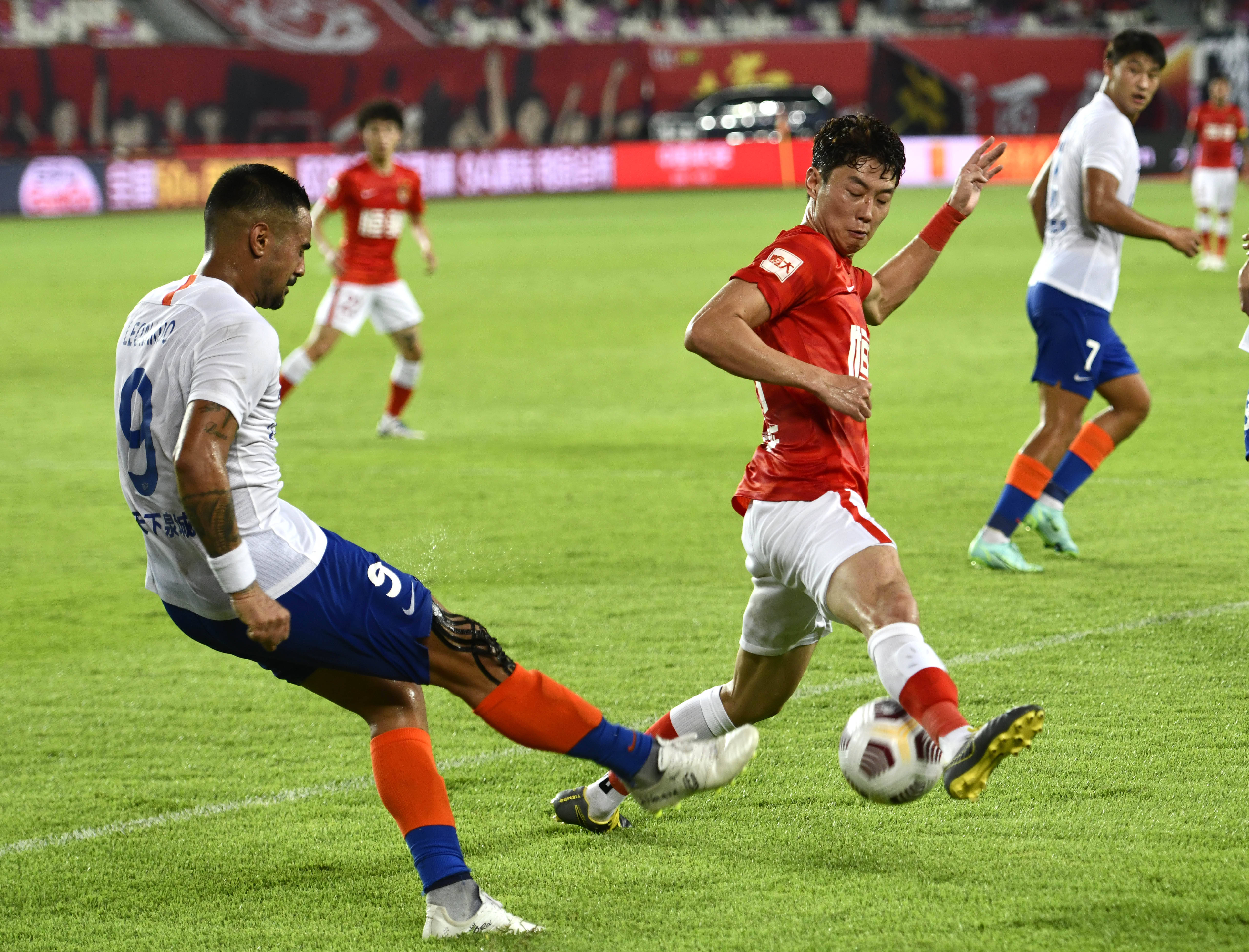 默特萨克：中国足球需要培养自己的超级球员；道曼不是经常能有的天才（默特萨克：中国足球要打造本土超级球星，道曼式天才罕见）